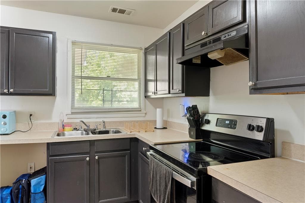 3 bedroom, 1 bathroom, 925 sq ft single family residence for sale at 381 Lincoln Street, Atlanta, GA 30315 — photo 9