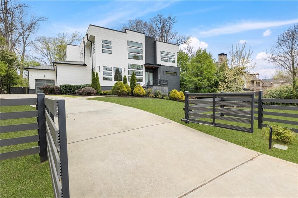 6 bedroom, 6 bathroom, 5,500 sq ft single family residence under contract at 1546 Windsor Parkway, Brookhaven, GA 30319