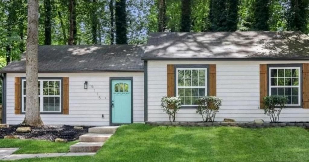 3 bedroom, 2 bathroom, 1,288 sq ft single family residence for sale at 5115 Martins Crossing, Stone Mountain, GA 30088