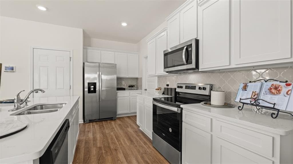 3 bedroom, 3 bathroom single family residence under contract at 11960 Aukerman Way, Hampton, GA 30228 — photo 9