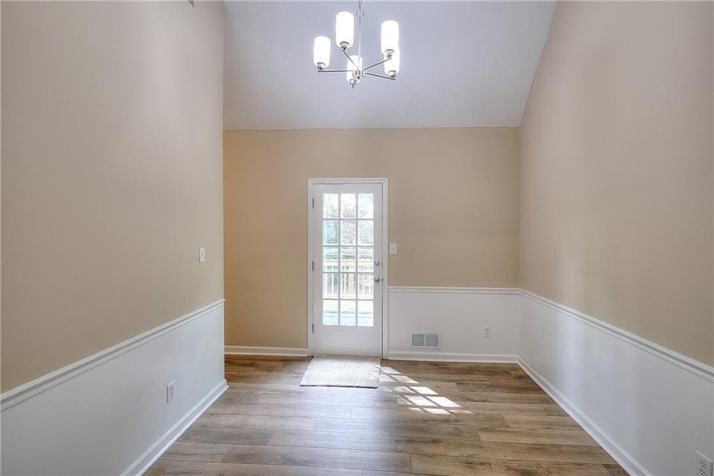 3 bedroom, 2 bathroom, 1,872 sq ft single family residence for sale at 1124 Ironwood Drive, Grayson, GA 30017 — photo 5