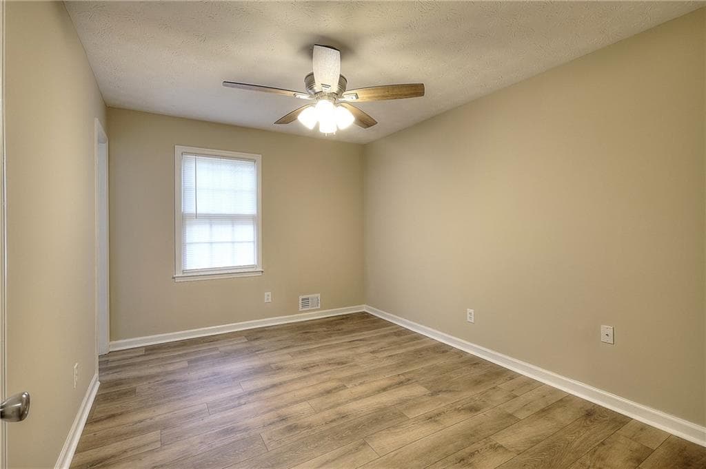 3 bedroom, 2 bathroom, 1,872 sq ft single family residence for sale at 1124 Ironwood Drive, Grayson, GA 30017 — photo 10