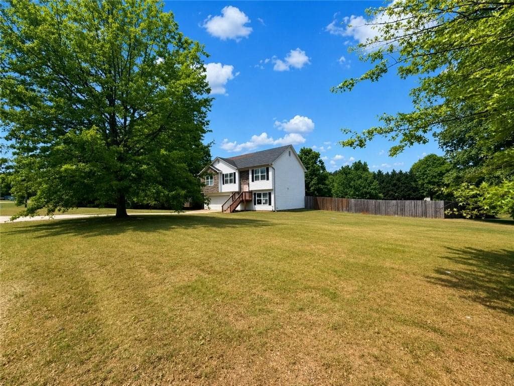 4 bedroom, 3 bathroom, 1,717 sq ft single family residence for sale at 400 Kissee Court, Jackson, GA 30233 — photo 6
