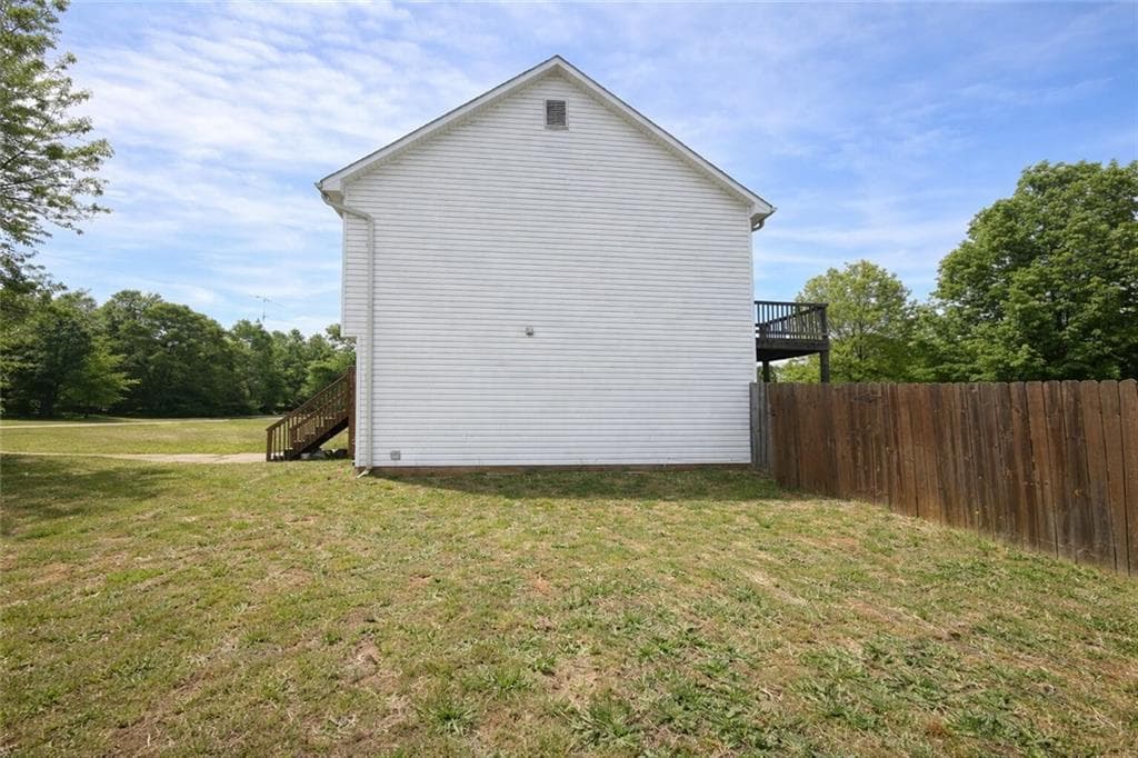 4 bedroom, 3 bathroom, 1,717 sq ft single family residence for sale at 400 Kissee Court, Jackson, GA 30233 — photo 7