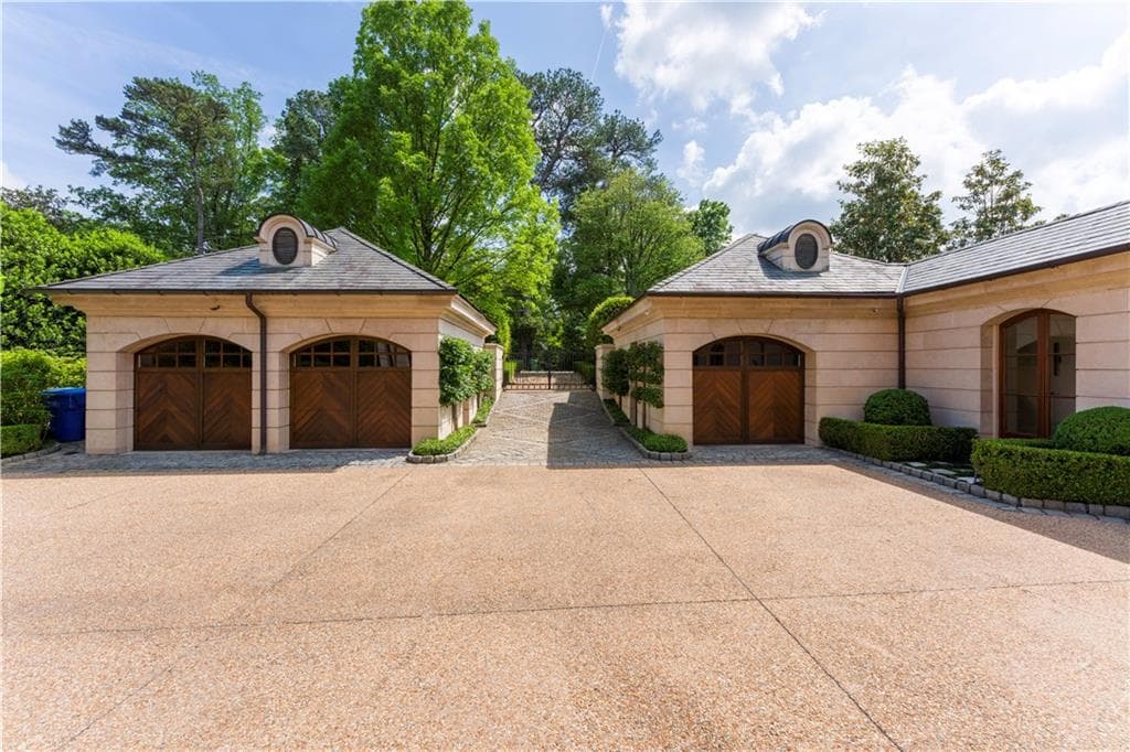 5 bedroom, 8 bathroom, 12,239 sq ft single family residence for sale at 225 W Paces Ferry Road, Atlanta, GA 30305 — photo 8