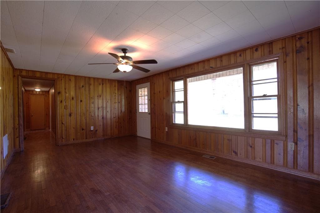 3 bedroom, 2 bathroom, 2,456 sq ft single family residence under contract at 337 Dockery Road, Dahlonega, GA 30533 — photo 5