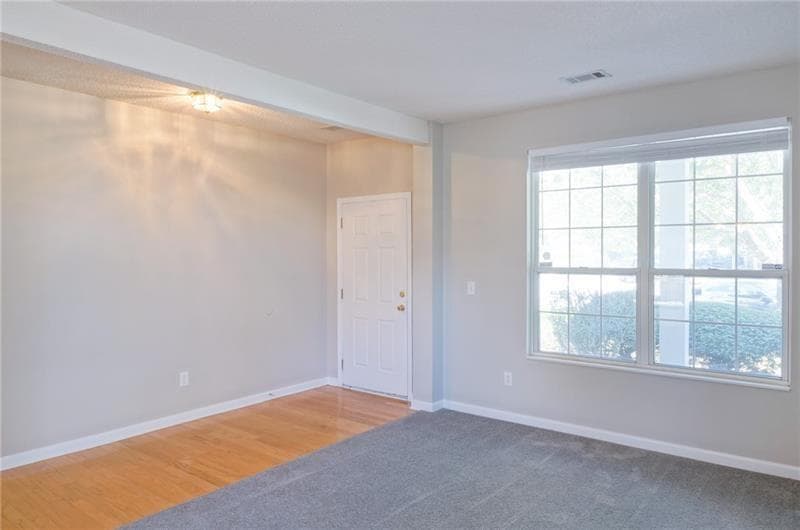 3 bedroom, 3 bathroom, 1,961 sq ft single family residence under contract at 2333 Laurelfield Drive, Grayson, GA 30017 — photo 5