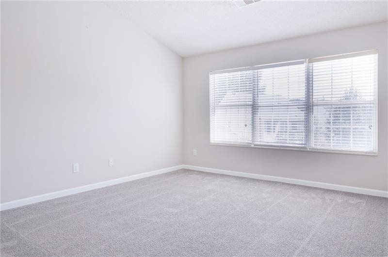 3 bedroom, 3 bathroom, 1,961 sq ft single family residence under contract at 2333 Laurelfield Drive, Grayson, GA 30017 — photo 8