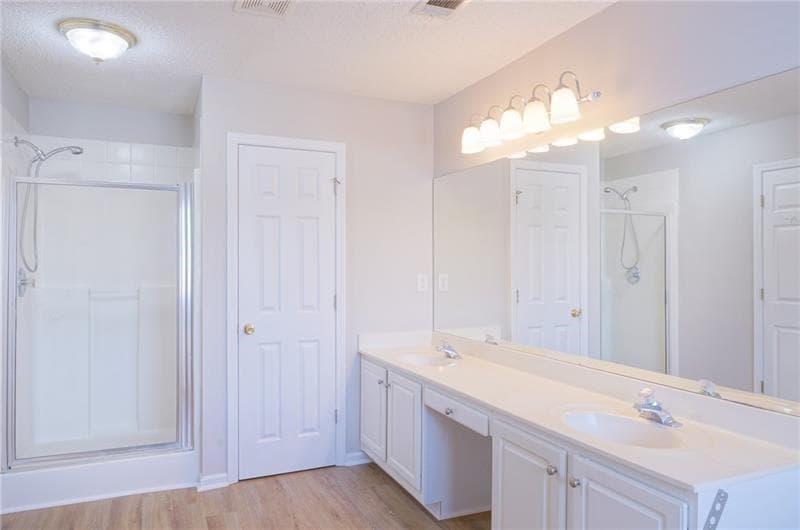 3 bedroom, 3 bathroom, 1,961 sq ft single family residence under contract at 2333 Laurelfield Drive, Grayson, GA 30017 — photo 10