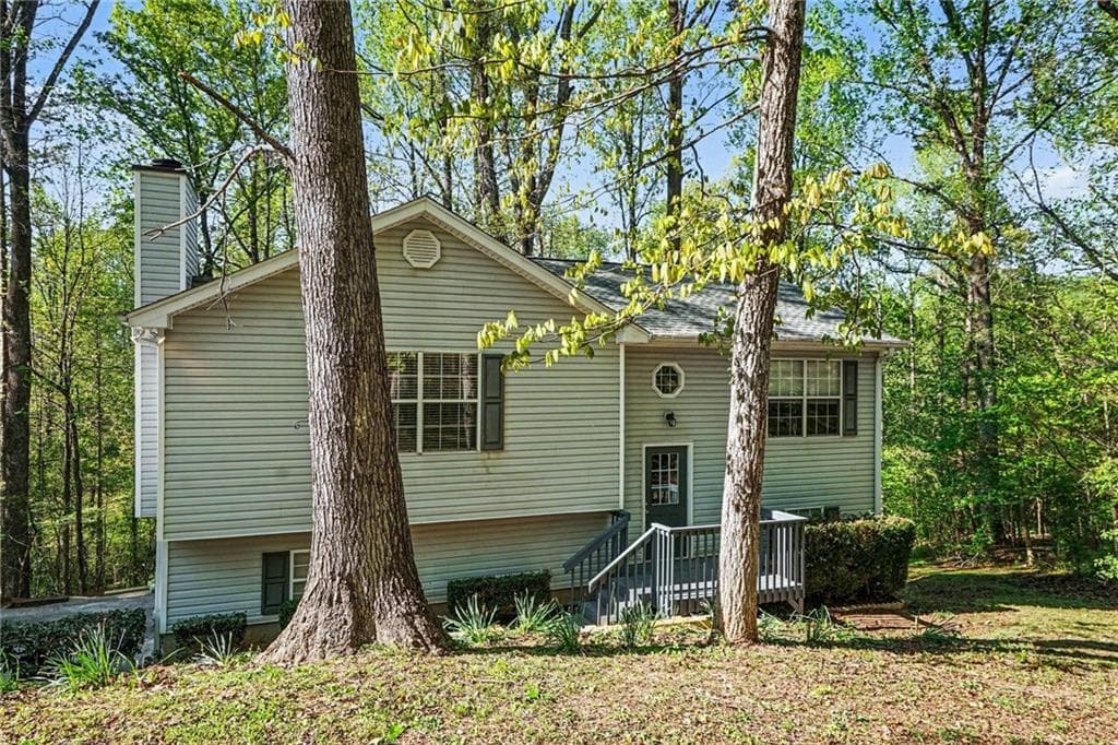 5 bedroom, 2 bathroom, 1,630 sq ft single family residence for sale at 4083 Country Lane, Gainesville, GA 30507 — photo 1 of 18