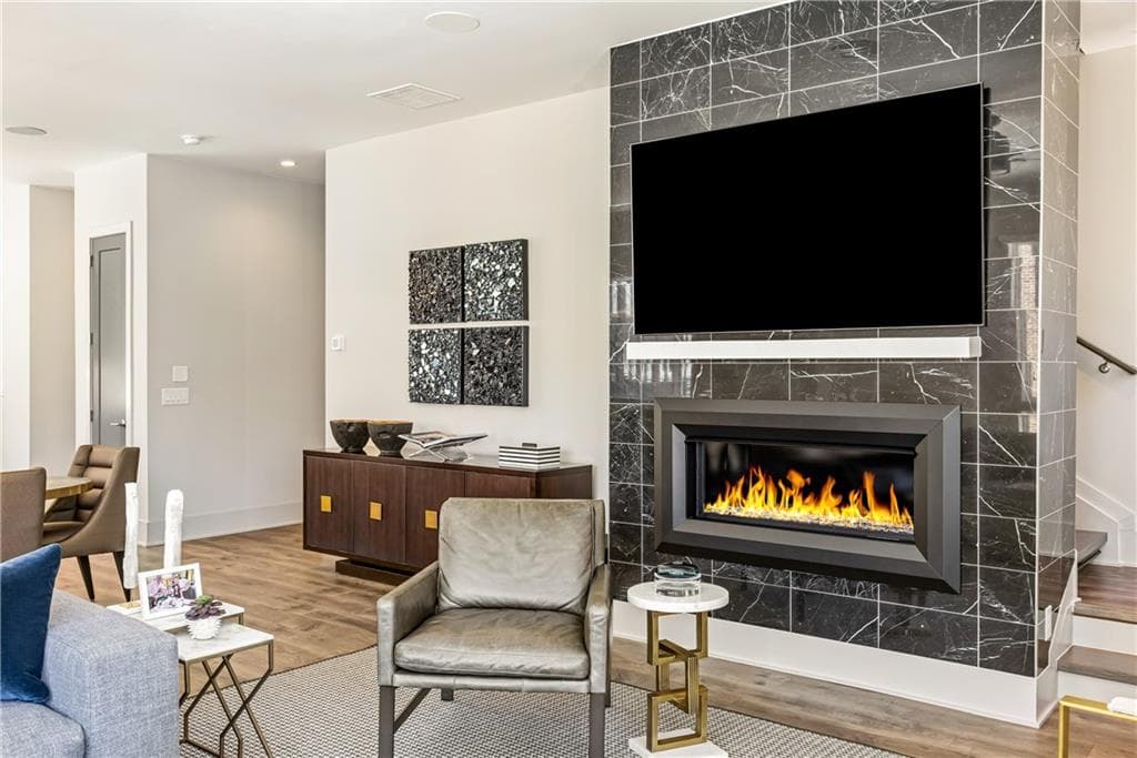 3 bedroom, 4 bathroom, 2,374 sq ft townhouse for sale at 1296 Chelsea Circle, Atlanta, GA 30318 — photo 7