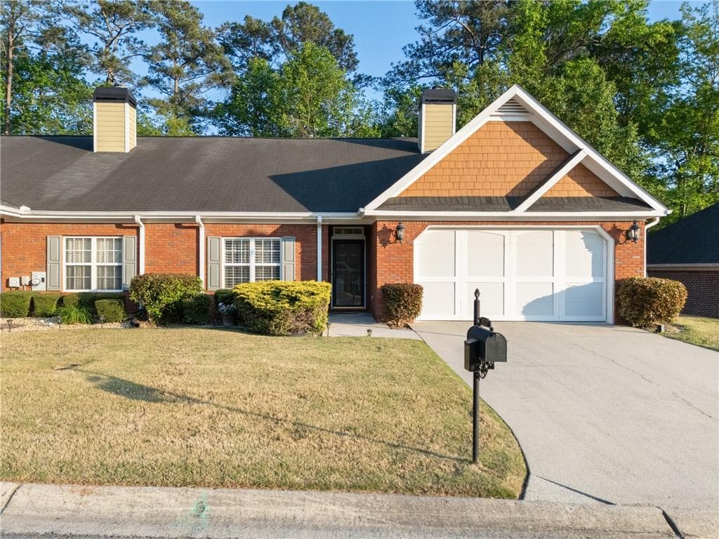 2 bedroom, 2 bathroom, 1,404 sq ft condominium sold at 2525 Rosehill Circle, Lithia Springs, GA 30122