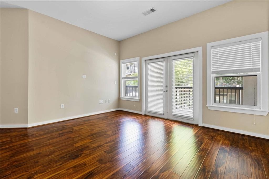 1 bedroom, 1 bathroom, 737 sq ft condominium for sale at 870 Inman Village Parkway 204, Atlanta, GA 30307 — photo 7