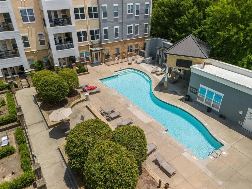 1 bedroom, 1 bathroom, 737 sq ft condominium for sale at 870 Inman Village Parkway 204, Atlanta, GA 30307 — photo 3
