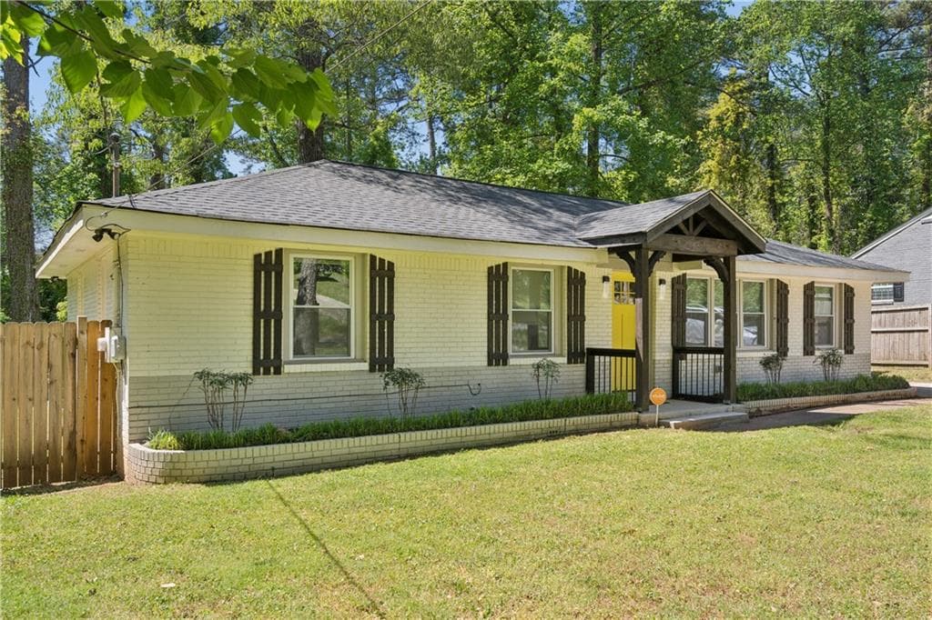 4 bedroom, 2 bathroom, 1,747 sq ft single family residence for sale at 2357 Scotty Circle, Decatur, GA 30032 — photo 2