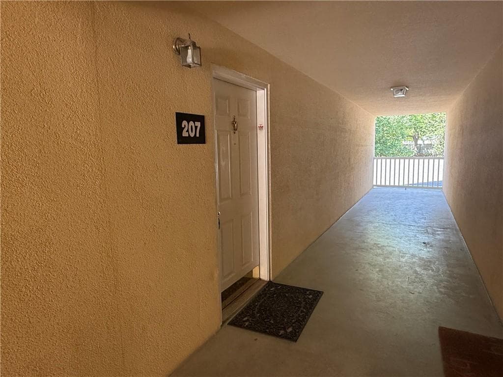 2 bedroom, 2 bathroom, 1,275 sq ft condominium for rent at 1001 Holly Drive 207, Gainesville, GA 30501 for $1,650 a month — photo 2
