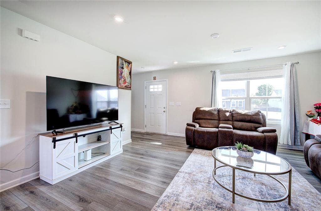 4 bedroom, 3 bathroom, 1,903 sq ft single family residence for sale at 384 Cartecay Drive, Calhoun, GA 30701 — photo 4