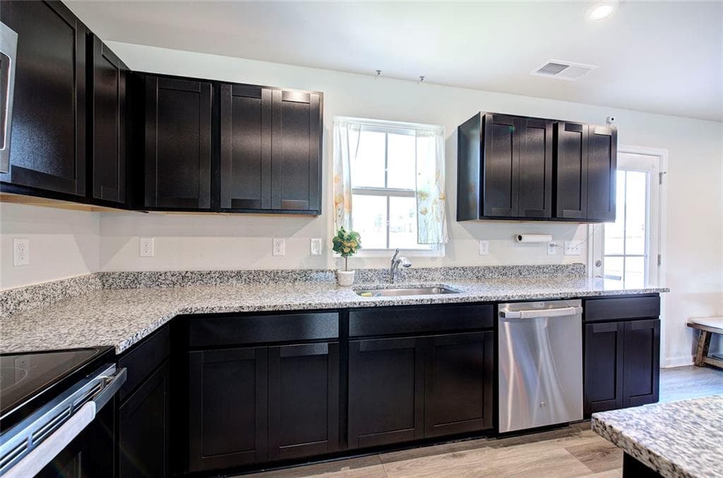 4 bedroom, 3 bathroom, 1,903 sq ft single family residence for sale at 384 Cartecay Drive, Calhoun, GA 30701 — photo 8