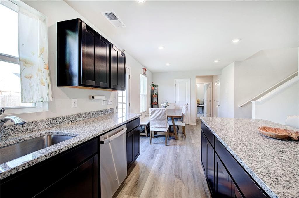 4 bedroom, 3 bathroom, 1,903 sq ft single family residence for sale at 384 Cartecay Drive, Calhoun, GA 30701 — photo 9