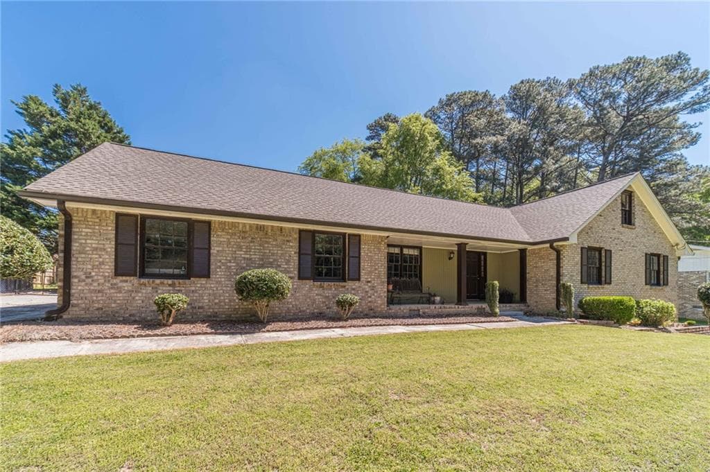 3 bedroom, 2 bathroom, 1,932 sq ft single family residence for sale at 2272 Kimberley Way, Snellville, GA 30078 — photo 6