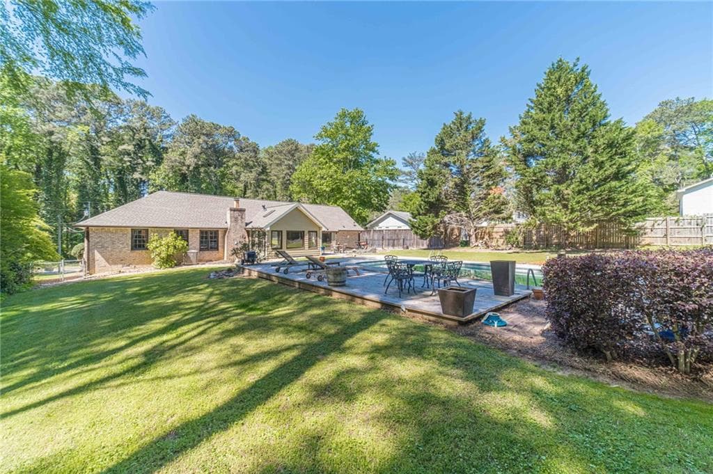 3 bedroom, 2 bathroom, 1,932 sq ft single family residence for sale at 2272 Kimberley Way, Snellville, GA 30078 — photo 2