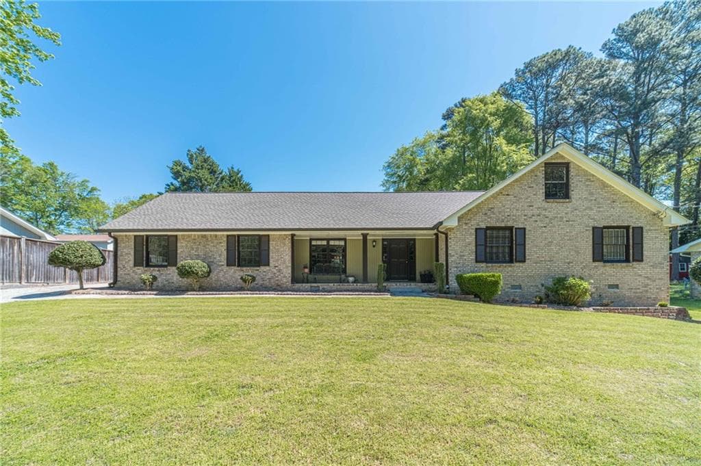3 bedroom, 2 bathroom, 1,932 sq ft single family residence for sale at 2272 Kimberley Way, Snellville, GA 30078
