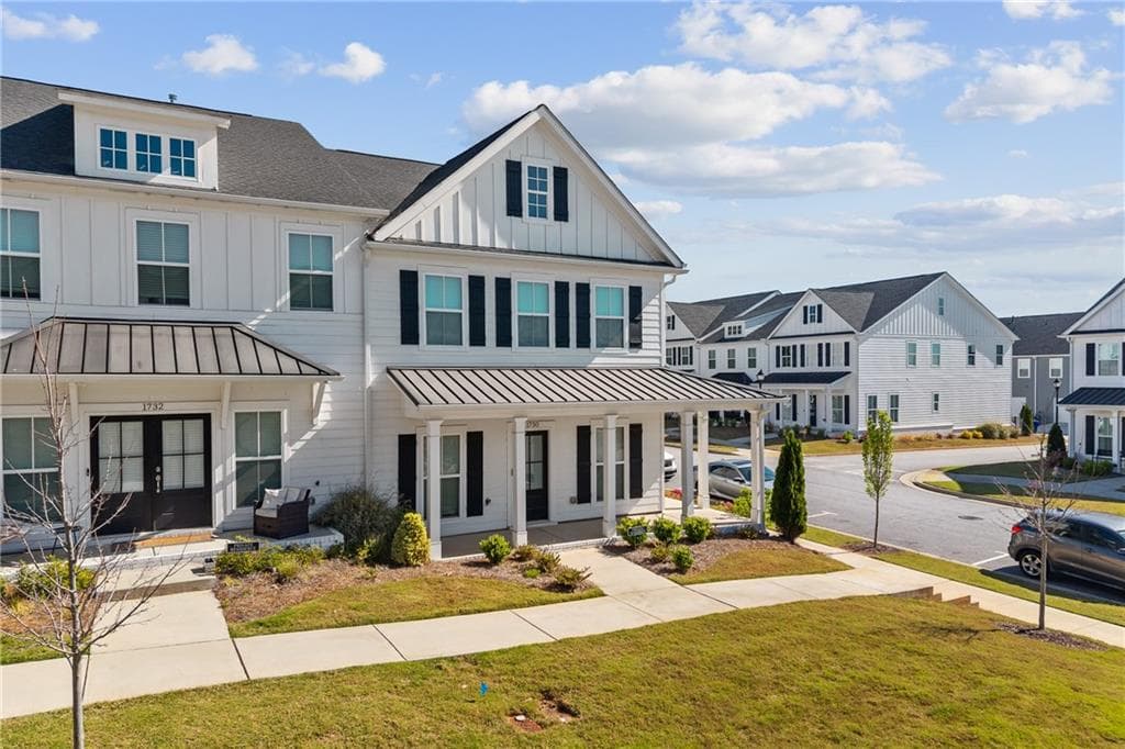 3 bedroom, 3 bathroom, 1,968 sq ft townhouse for sale at 1730 Prospect Way, Conyers, GA 30094 — photo 2