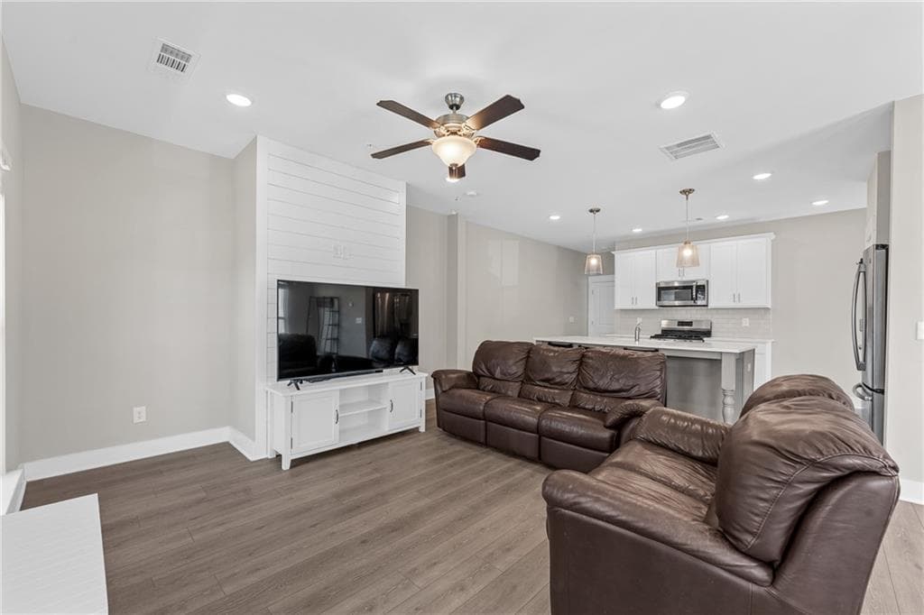 3 bedroom, 3 bathroom, 1,968 sq ft townhouse for sale at 1730 Prospect Way, Conyers, GA 30094 — photo 7