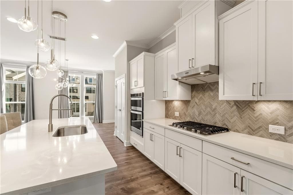 4 bedroom, 4 bathroom, 2,200 sq ft townhouse for sale at 615 Fair View Circle, Roswell, GA 30076 — photo 2