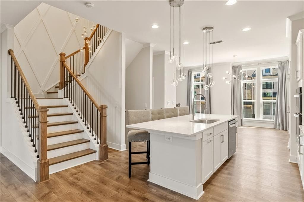 4 bedroom, 4 bathroom, 2,200 sq ft townhouse for sale at 615 Fair View Circle, Roswell, GA 30076 — photo 5