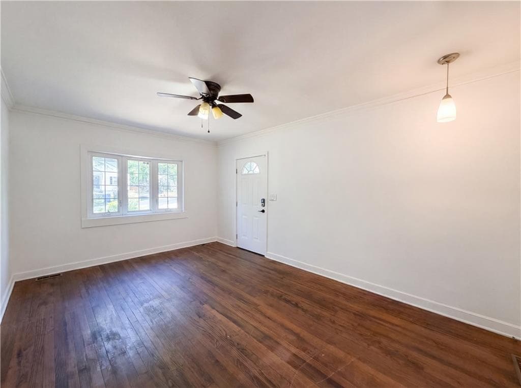 2 bedroom, 1 bathroom, 702 sq ft single family residence under contract at 1918 Spring Avenue, Atlanta, GA 30344 — photo 3