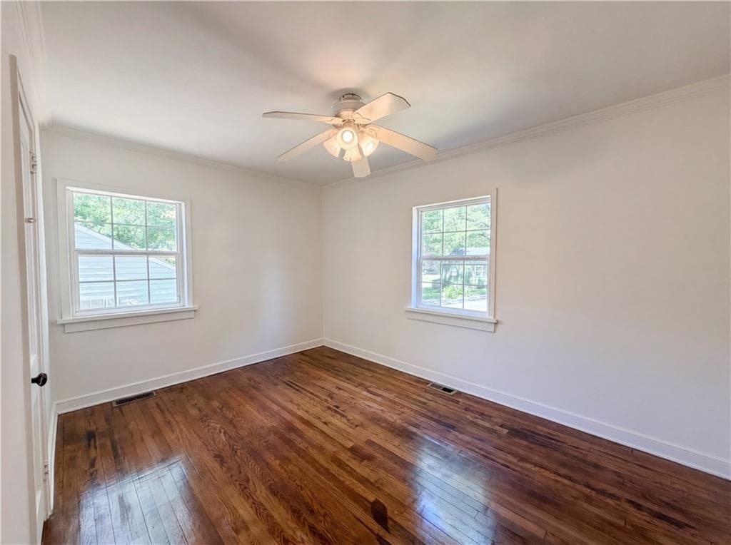 2 bedroom, 1 bathroom, 702 sq ft single family residence under contract at 1918 Spring Avenue, Atlanta, GA 30344 — photo 4