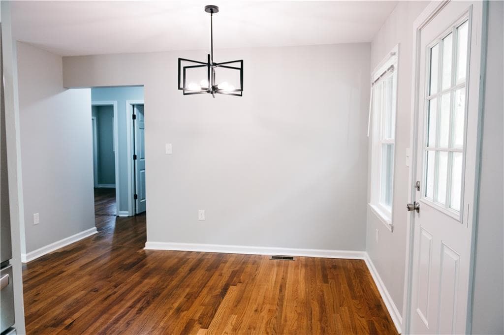 3 bedroom, 3 bathroom, 1,296 sq ft single family residence under contract at 19 S Central Avenue, Lindale, GA 30147 — photo 10
