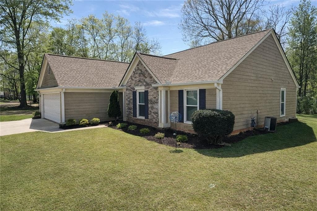 3957 Wintersweet Drive, Decatur, GA 30034 — most recent listing photo