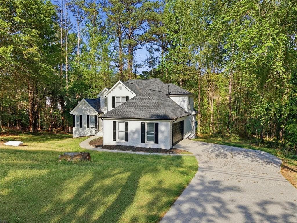 3 bedroom, 2 bathroom, 2,465 sq ft single family residence for sale at 3760 Mountain Cove Road, Snellville, GA 30039 — photo 2