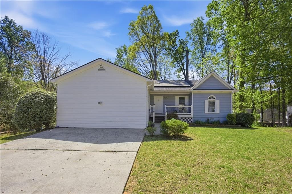 3 bedroom, 2 bathroom, 1,215 sq ft single family residence for sale at 3122 Morris Lane, Lawrenceville, GA 30044 — photo 1 of 33