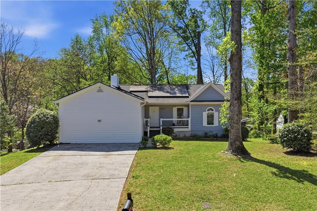 3 bedroom, 2 bathroom, 1,215 sq ft single family residence for sale at 3122 Morris Lane, Lawrenceville, GA 30044 — photo 5
