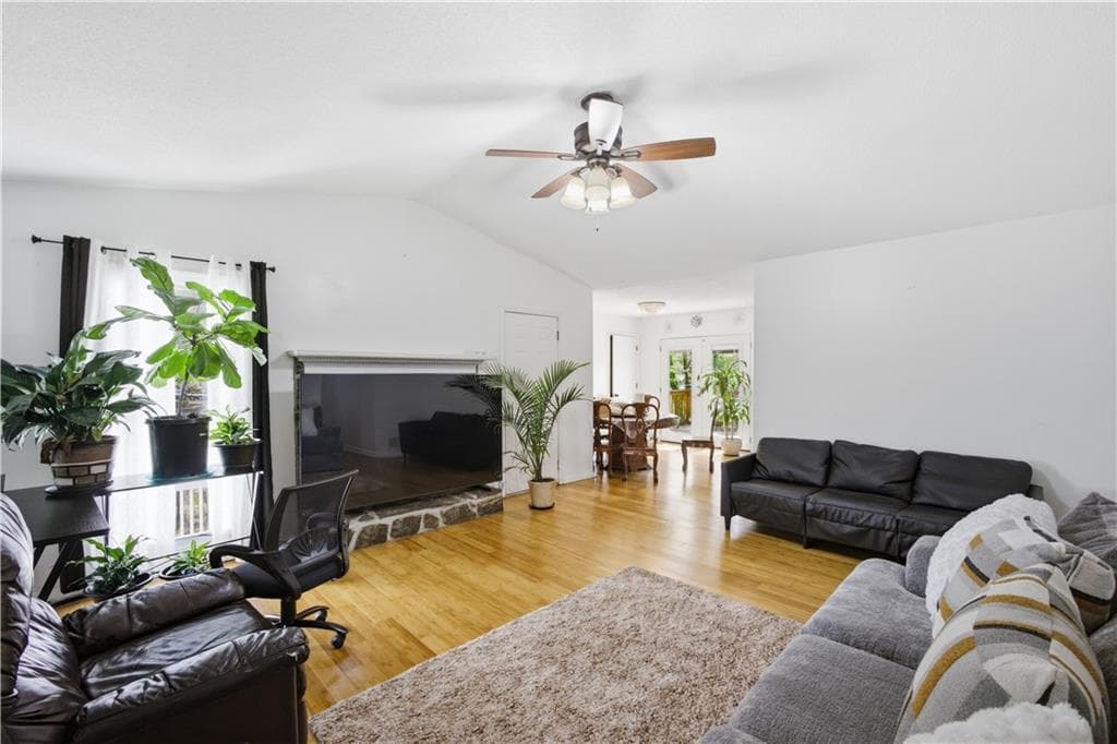3 bedroom, 2 bathroom, 1,215 sq ft single family residence for sale at 3122 Morris Lane, Lawrenceville, GA 30044 — photo 8