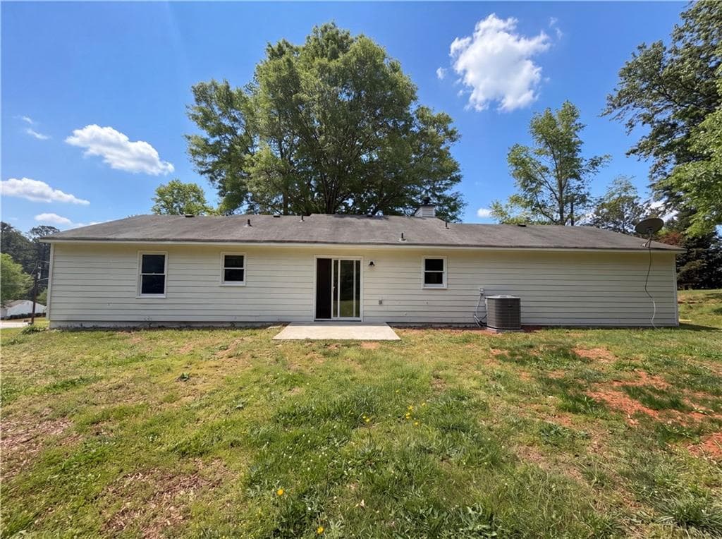 3 bedroom, 2 bathroom, 1,240 sq ft single family residence for sale at 1514 Willow Gate Way, Auburn, GA 30011 — photo 5