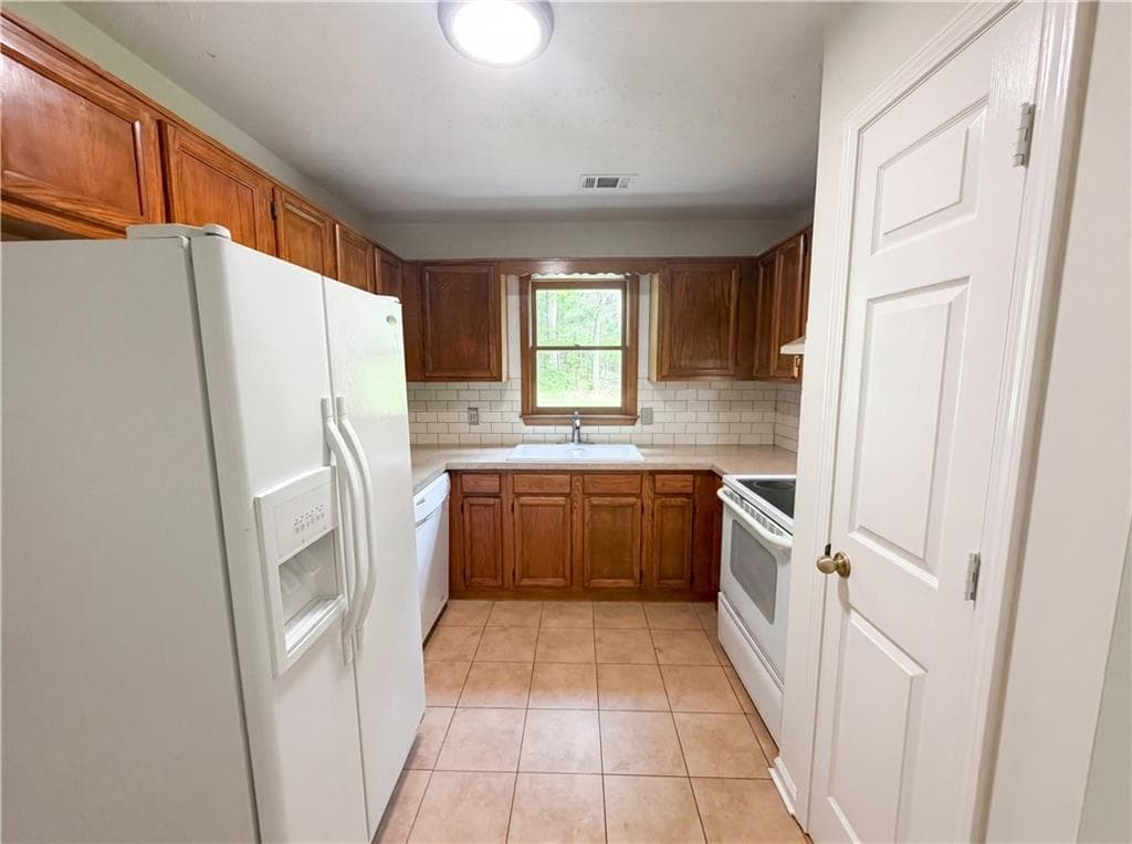 3 bedroom, 2 bathroom, 1,240 sq ft single family residence for sale at 1514 Willow Gate Way, Auburn, GA 30011 — photo 6