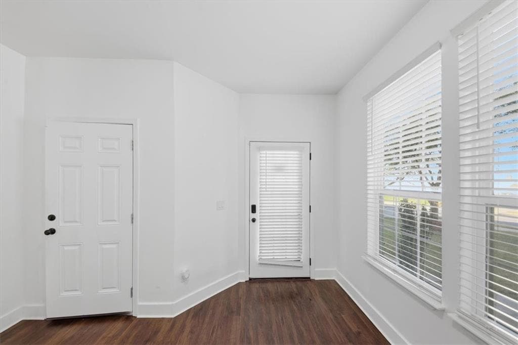 3 bedroom, 2 bathroom, 1,736 sq ft single family residence under contract at 4313 Ben Hill Road, Atlanta, GA 30349 — photo 5