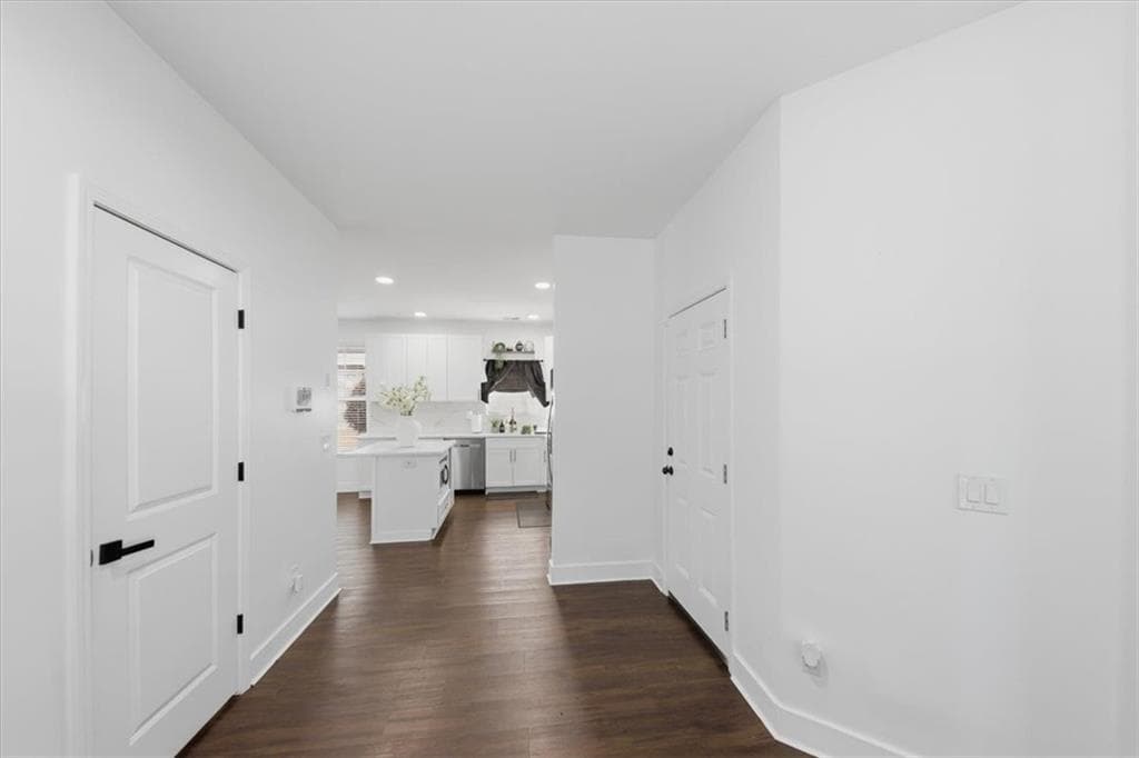 3 bedroom, 2 bathroom, 1,736 sq ft single family residence under contract at 4313 Ben Hill Road, Atlanta, GA 30349 — photo 7