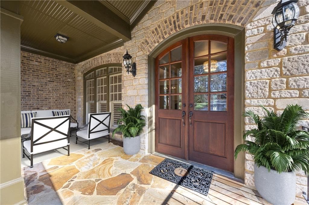 6 bedroom, 7 bathroom, 6,973 sq ft single family residence under contract at 2551 Raintree Drive, Atlanta, GA 30345 — photo 2