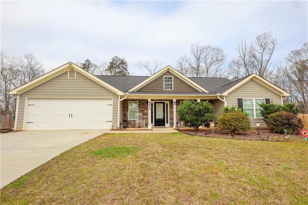 3 bedroom, 3 bathroom, 1,924 sq ft single family residence under contract at 5409 Stepstone Way, Gainesville, GA 30506