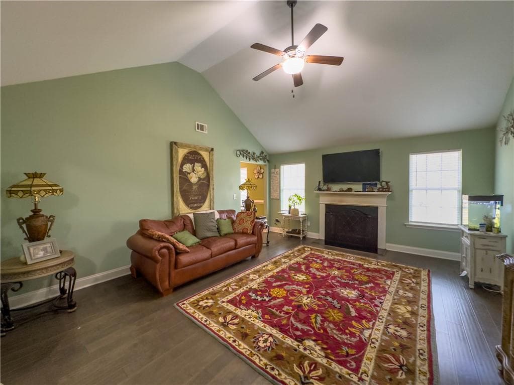 3 bedroom, 3 bathroom, 1,924 sq ft single family residence under contract at 5409 Stepstone Way, Gainesville, GA 30506 — photo 3