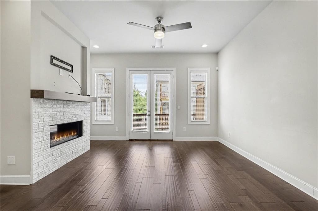 2 bedroom, 4 bathroom, 1,801 sq ft townhouse for sale at 4745 Roswell Road, Sandy Springs, GA 30342 — photo 3