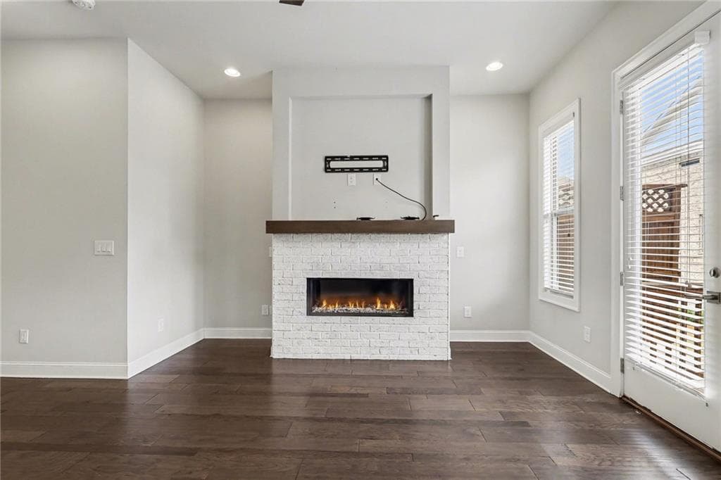 2 bedroom, 4 bathroom, 1,801 sq ft townhouse for sale at 4745 Roswell Road, Sandy Springs, GA 30342 — photo 4
