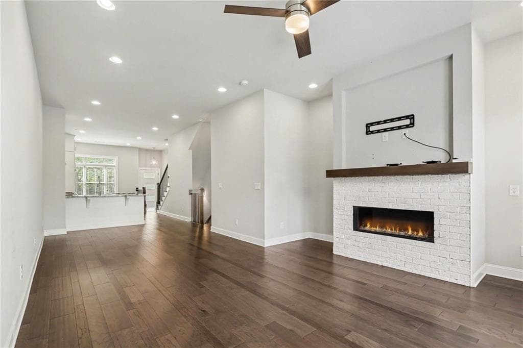 2 bedroom, 4 bathroom, 1,801 sq ft townhouse for sale at 4745 Roswell Road, Sandy Springs, GA 30342 — photo 5