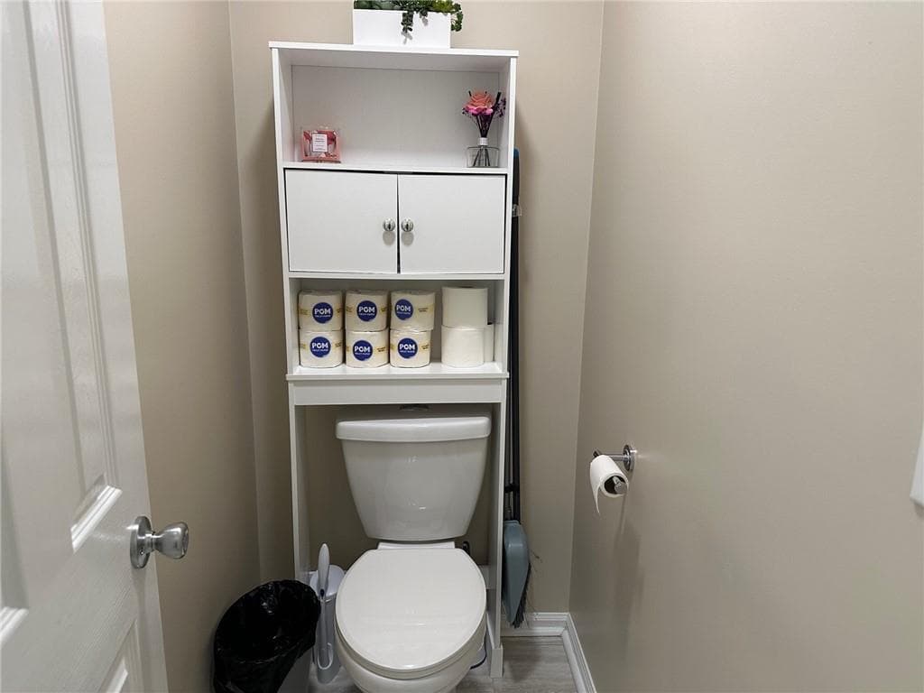 4 bedroom, 3 bathroom, 2,834 sq ft single family residence for sale at 3863 Amberleigh Trace, Gainesville, GA 30507 — photo 3