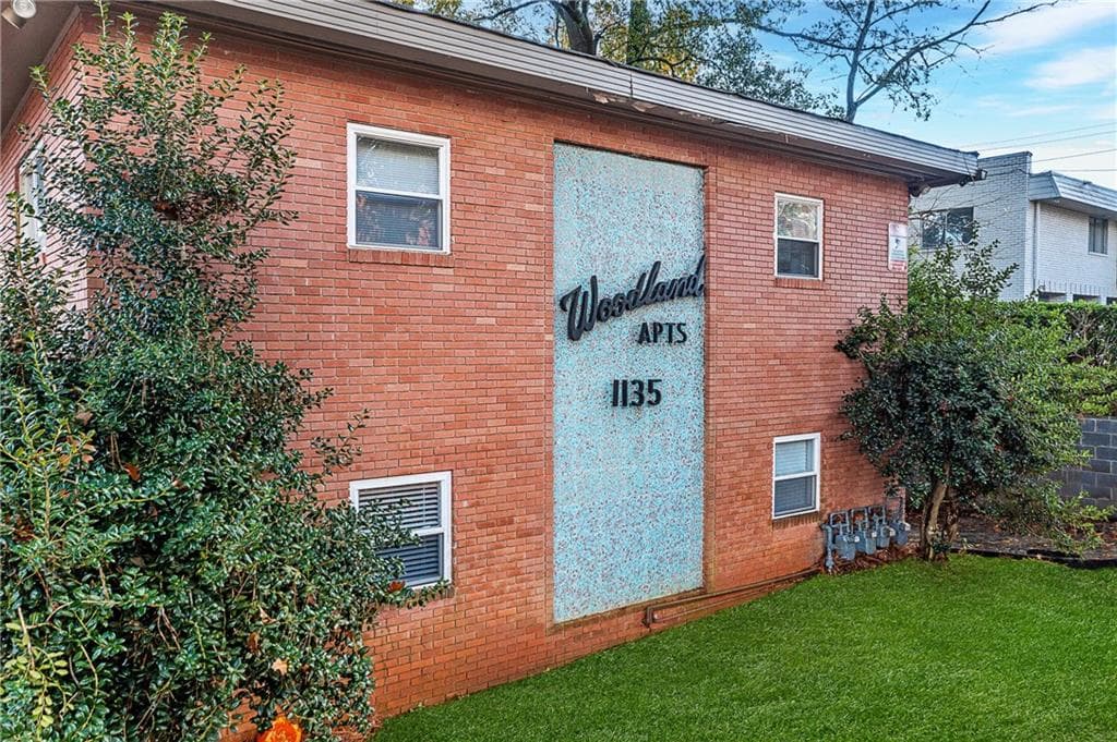 2 bedroom, 1 bathroom apartment for rent at 1135 Woodland Avenue, Atlanta, GA 30324 for $1,595 a month